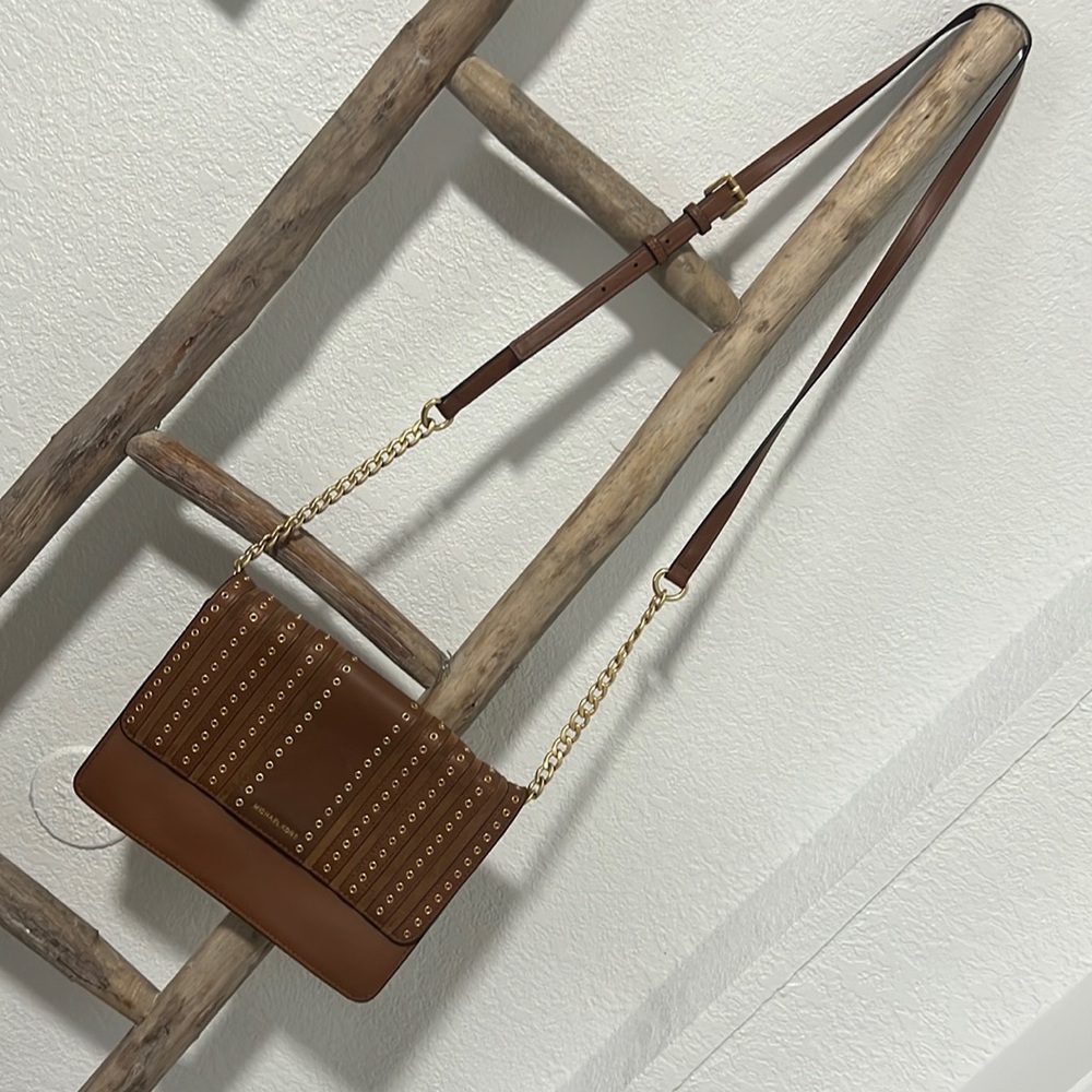 Michael kors crossbody tan bag, excellent condition